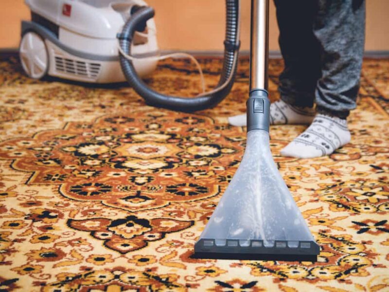 4 Effective Ways on How To Clean Your Rugs at Home